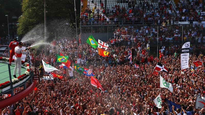 Illustration for article titled Pictures from the 2011 Italian Grand Prix